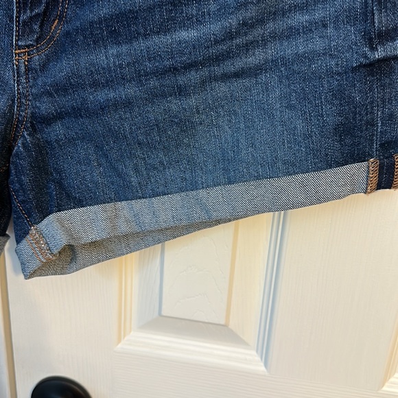 Loft Cuffed Jean Shorts NWT - Picture 3 of 4